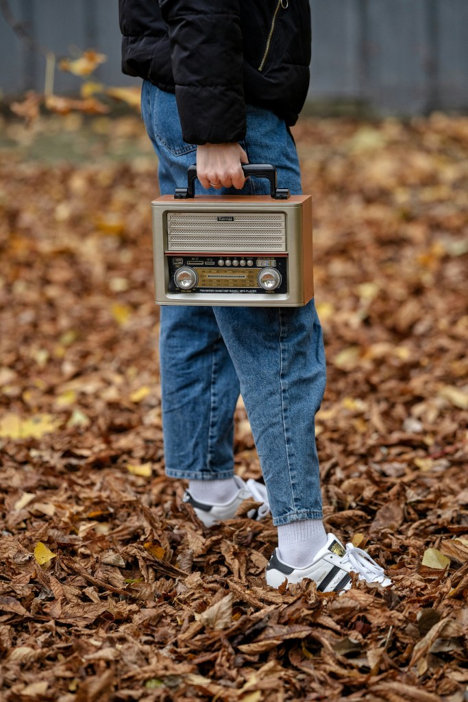 girl with radio